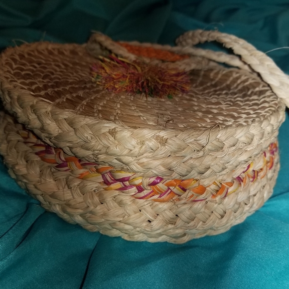 Hand woven purse - Picture 5 of 5